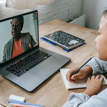 محاضرات مع متخصصين